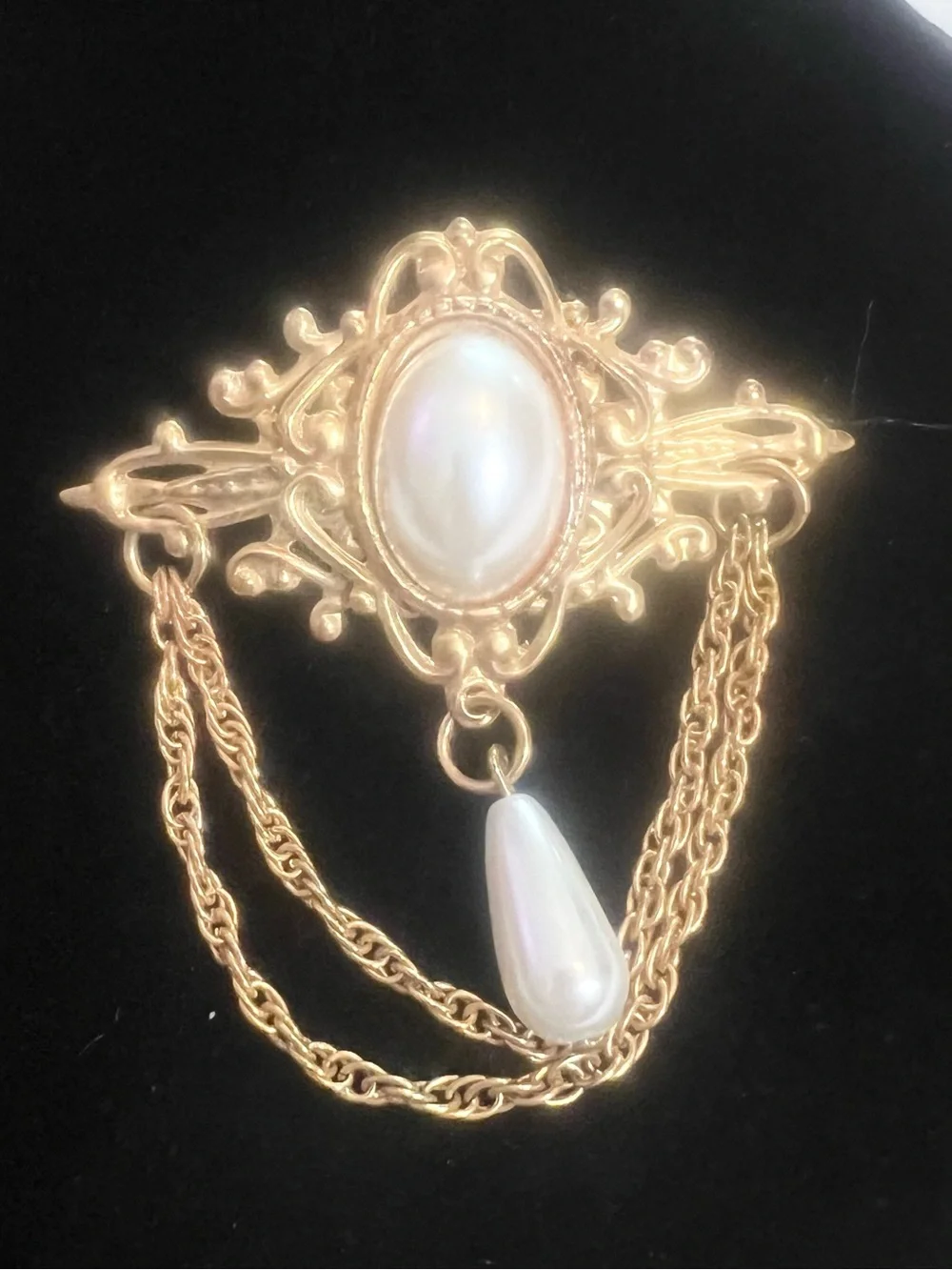 Vintage Gold Tone Faux Pearl Drop Brooch With Dangle And Chains